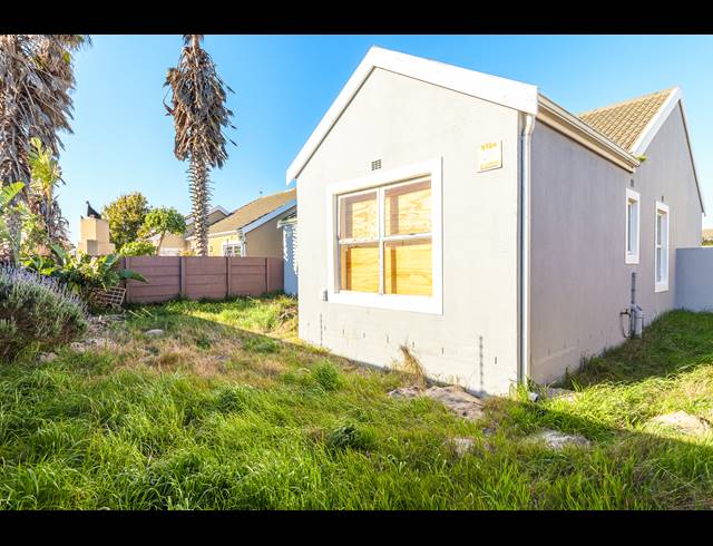 3 BEDROOM HOUSE SOLD IN BLOUBERG SANDS